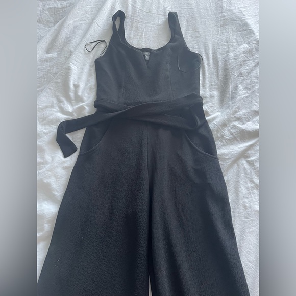 Wide Leg Suzy Shier Tie-Waist Jumpsuit in Size xS!! - Picture 1 of 3